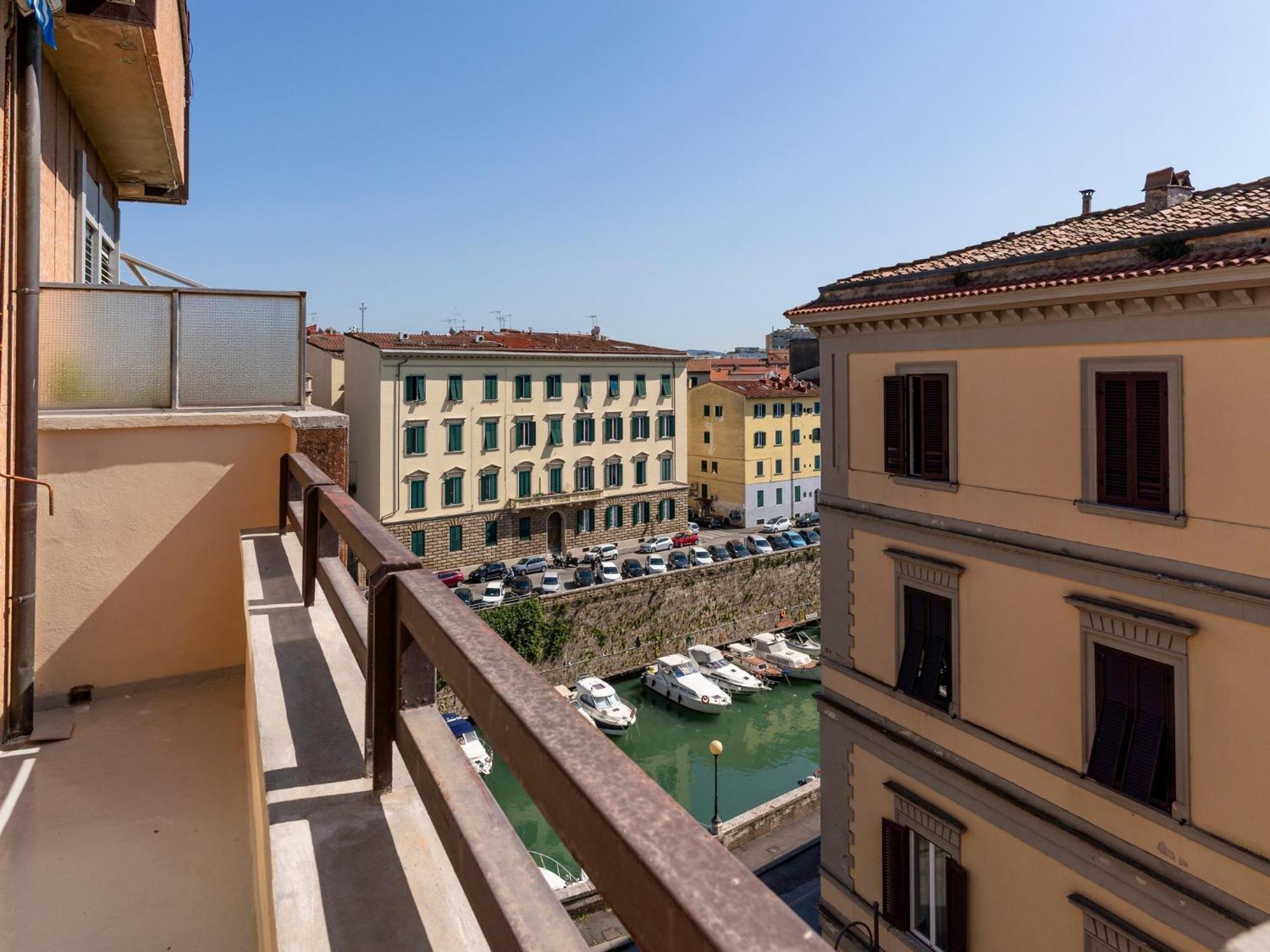 Livorno Central And Modern 2 Apts & 1 Room! Dış mekan fotoğraf